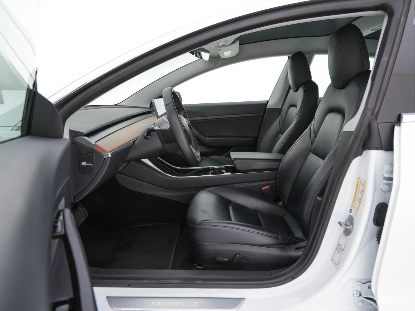 Tesla Model 3 Standard RWD Plus 60 kWh [ 3-Fase ] (INCL-BTW) Aut. *PANO | AUTO-PILOT | NAPPA-LEATHER | KEYLESS | FULL-LED | MEMORY-PACK | SURROUND-VIEW | DAB | CARPLAY | DIGI-COCKPIT | LANE-ASSIST | COMFORT-SEATS | 19"ALU*