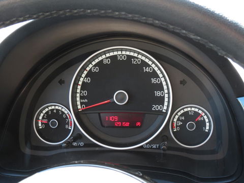 Volkswagen up! 1.0 High Up! 5-DRS 1e EIGENAAR | DEALER ONDERHOUDEN | 15 INCH VELGEN | AIRCO | CRUISE CONTROL | PARKEERSENSORS |