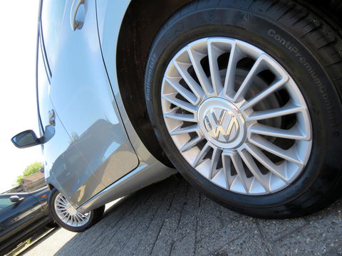 Volkswagen up! 1.0 High Up! 5-DRS 1e EIGENAAR | DEALER ONDERHOUDEN | 15 INCH VELGEN | AIRCO | CRUISE CONTROL | PARKEERSENSORS |