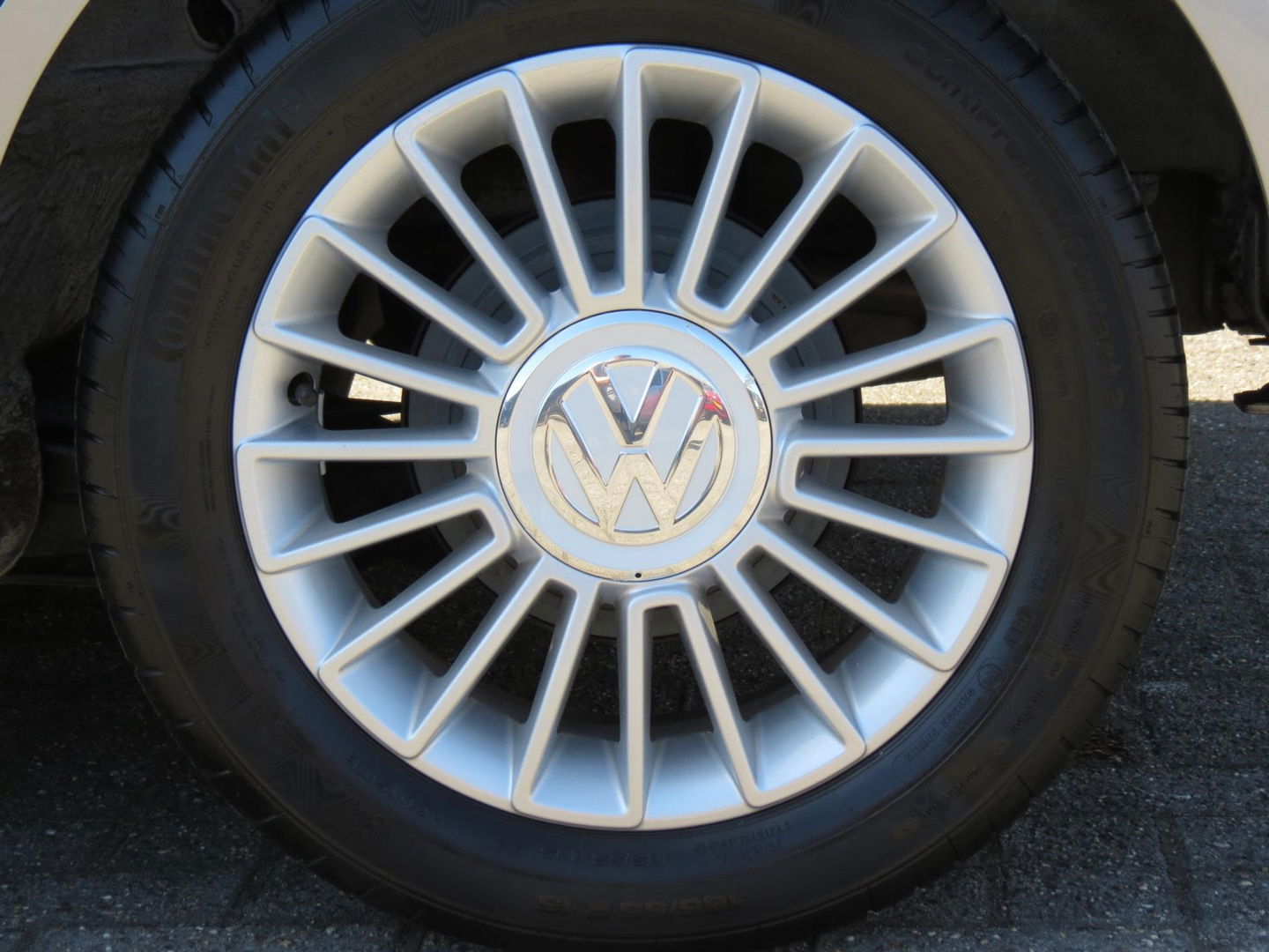 Volkswagen up! 1.0 High Up! 5-DRS 1e EIGENAAR | DEALER ONDERHOUDEN | 15 INCH VELGEN | AIRCO | CRUISE CONTROL | PARKEERSENSORS |