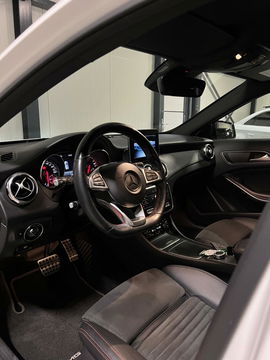 Mercedes-Benz GLA 180 AMG Navi Camera Cruise Climate PDC