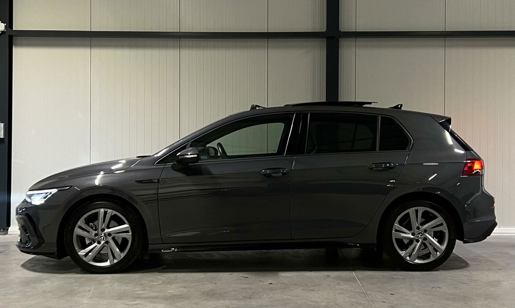Volkswagen Golf 1.5 eTSI R-Line Pano Virtual Sfeer Carplay