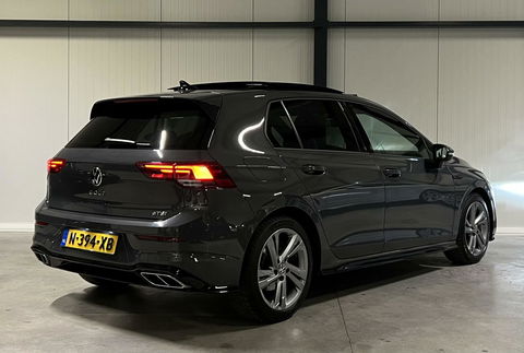 Volkswagen Golf 1.5 eTSI R-Line Pano Virtual Sfeer Carplay
