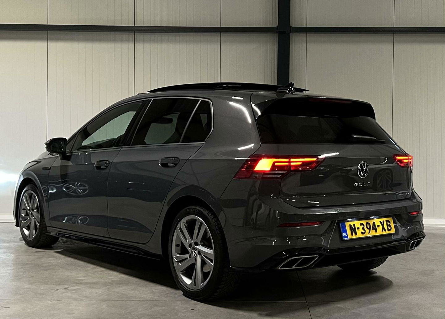 Volkswagen Golf 1.5 eTSI R-Line Pano Virtual Sfeer Carplay