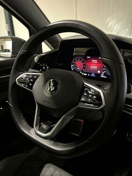 Volkswagen Golf 1.5 eTSI R-Line Pano Virtual Sfeer Carplay