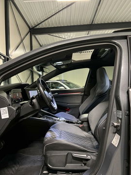 Volkswagen Golf 1.5 eTSI R-Line Pano Virtual Sfeer Carplay