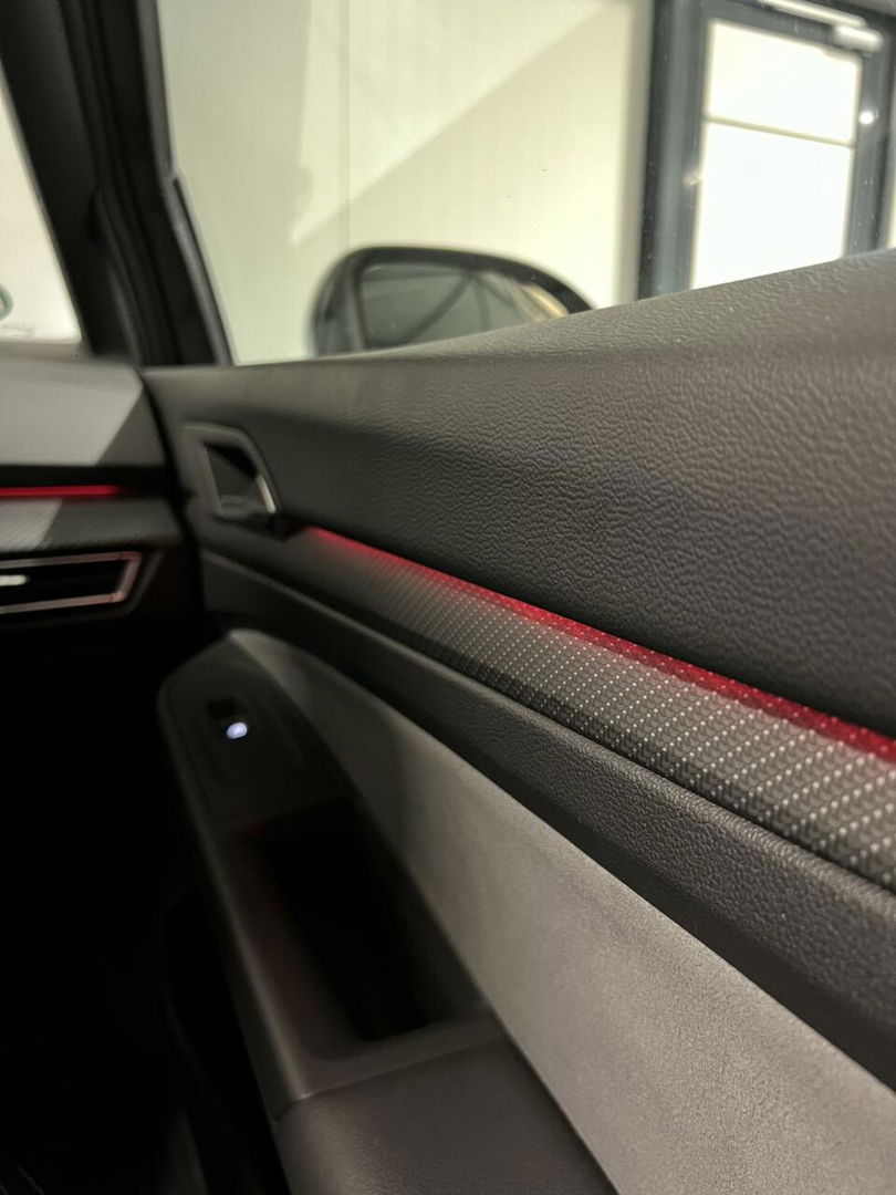 Volkswagen Golf 1.5 eTSI R-Line Pano Virtual Sfeer Carplay