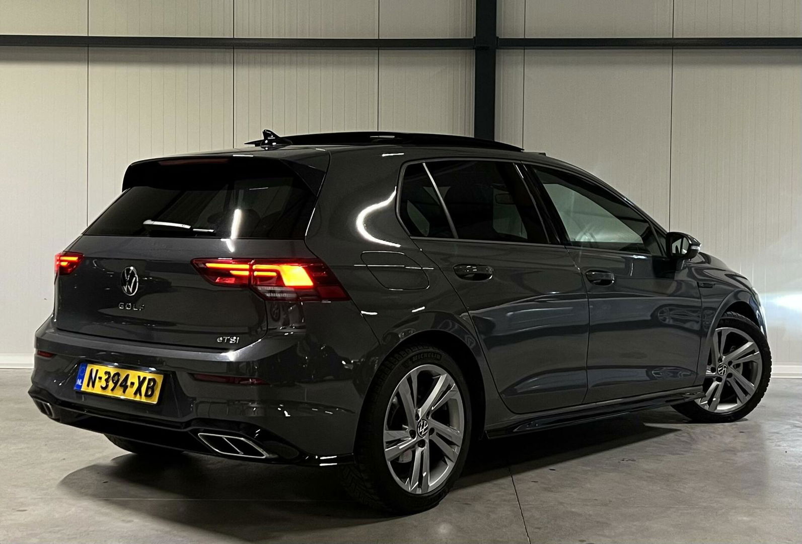Volkswagen Golf 1.5 eTSI R-Line Pano Virtual Sfeer Carplay