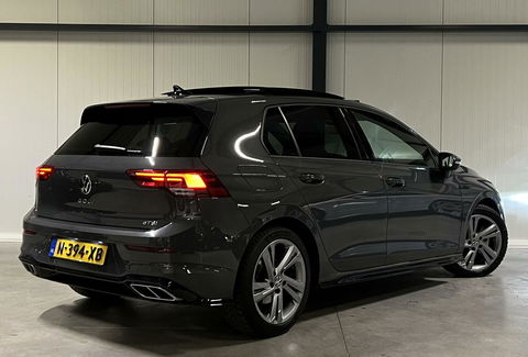 Volkswagen Golf 1.5 eTSI R-Line Pano Virtual Sfeer Carplay