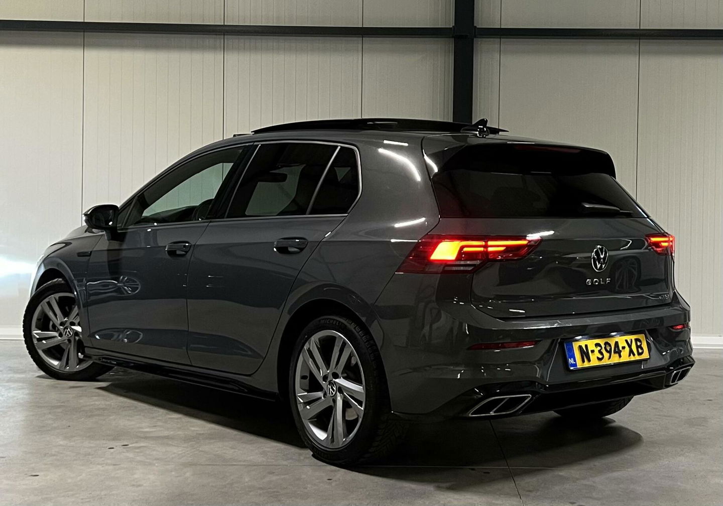 Volkswagen Golf 1.5 eTSI R-Line Pano Virtual Sfeer Carplay