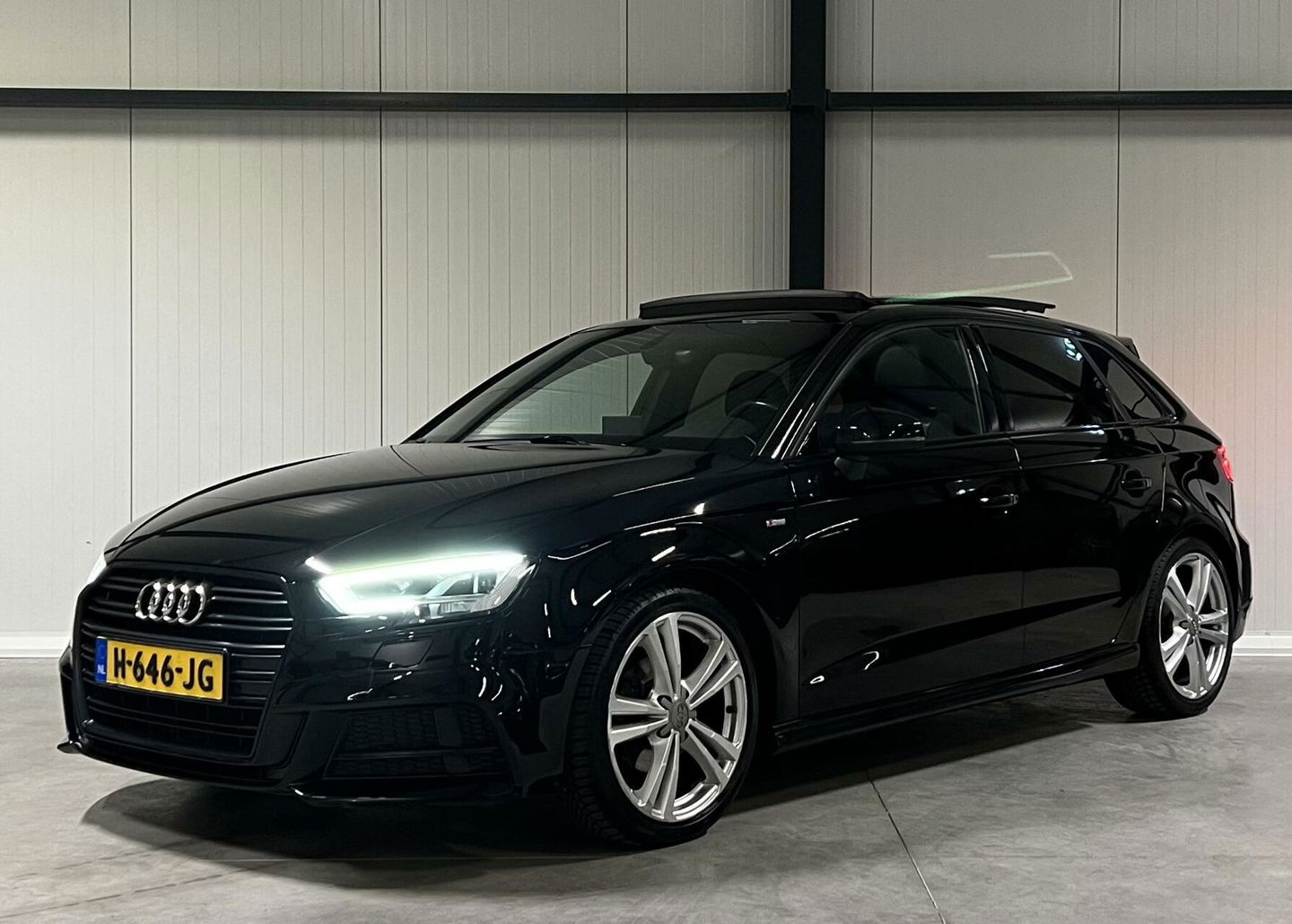 Audi A3 Sportback 35 TFSI 3X S-line Black Optic Pano Virtual