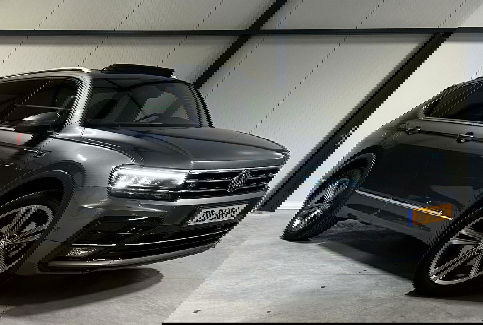 Volkswagen Tiguan Allspace Volkswagen Tiguan 1.5 TSI R-line Pano Virtual Trekhaak 7Pers