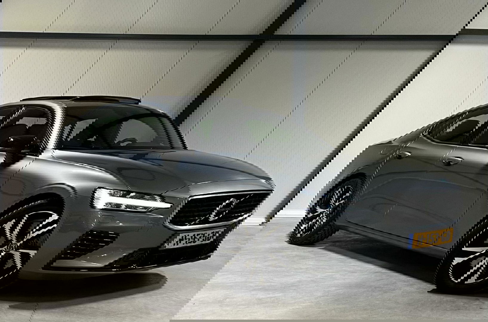 Volvo S60 2.0 T8 AWD Twin Engine R-Design Pano Head-up NAP