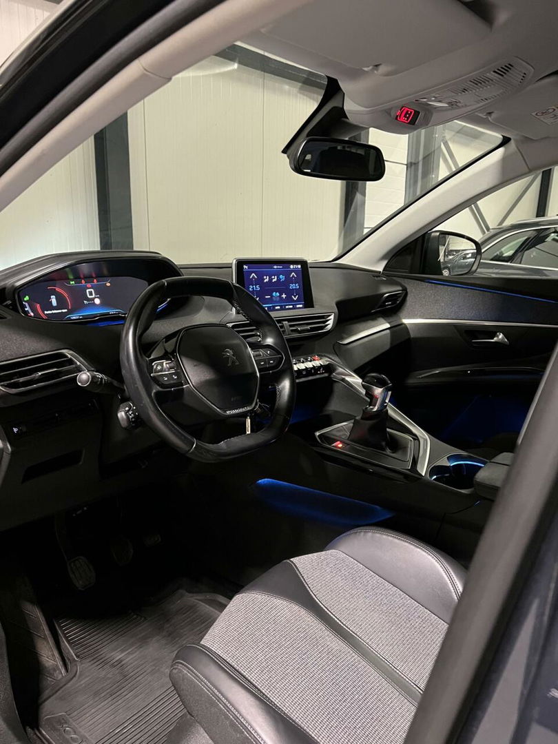 Peugeot 3008 Allure Virtual Carplay PDC Stoelverwarming LED