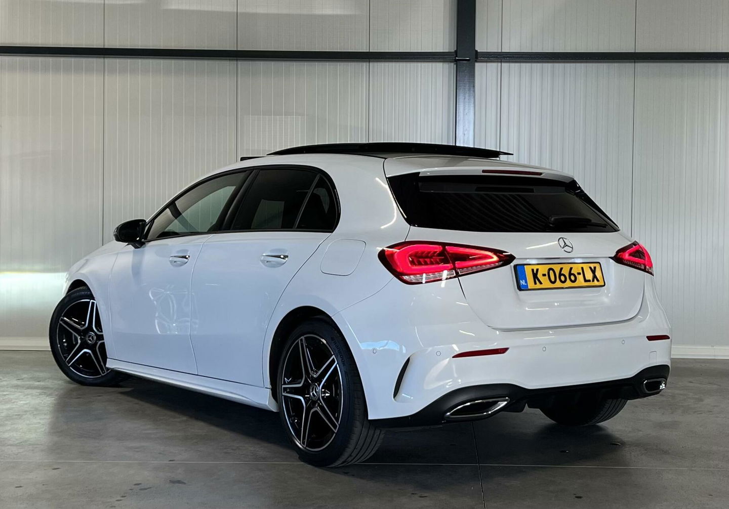 Mercedes-Benz A-Klasse 180 AMG Pano Sfeer Camera Night pakket