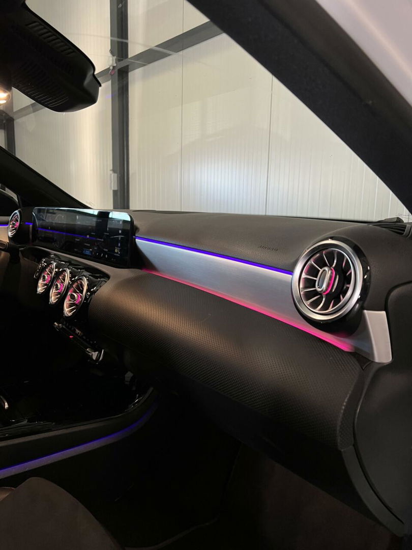 Mercedes-Benz A-Klasse 180 AMG Pano Sfeer Camera Night pakket
