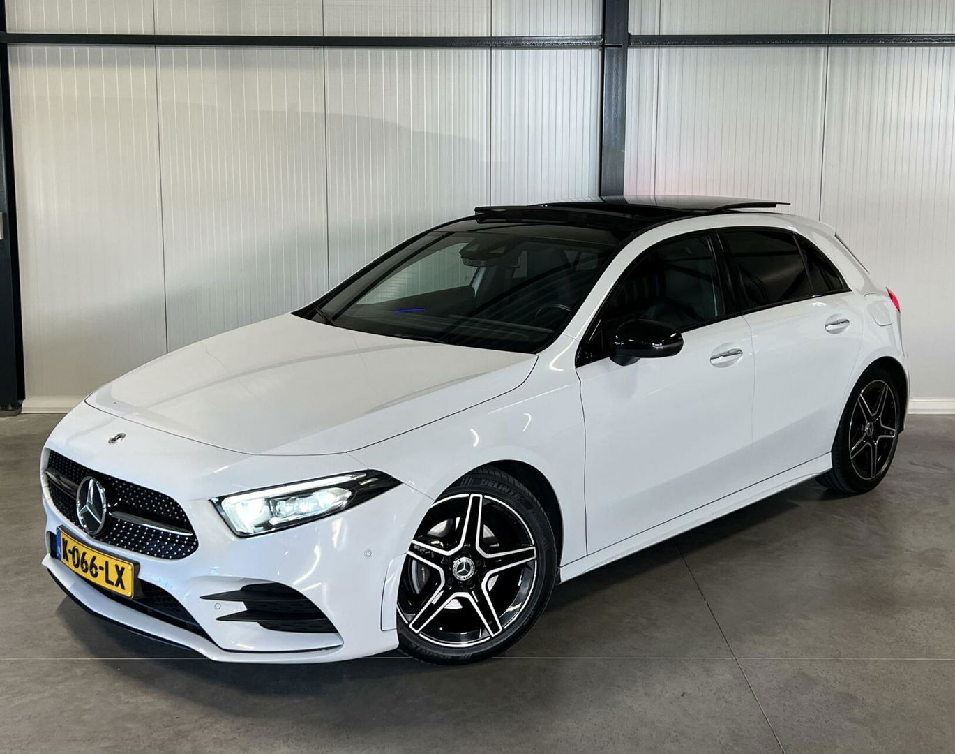 Mercedes-Benz A-Klasse 180 AMG Pano Sfeer Camera Night pakket
