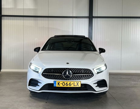 Mercedes-Benz A-Klasse 180 AMG Pano Sfeer Camera Night pakket