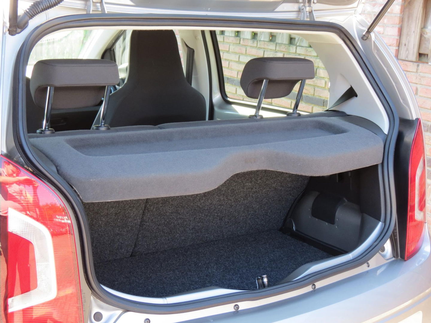 Volkswagen up! 1.0 High Up! 5-DRS 1e EIGENAAR | DEALER ONDERHOUDEN | 15 INCH VELGEN | AIRCO | CRUISE CONTROL | PARKEERSENSORS |