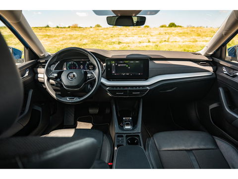 Škoda Octavia Combi 1.4 TSI iV PHEV Style | LEDER/STOF | CAMERA | ADAPTIVE CRUISE | LED