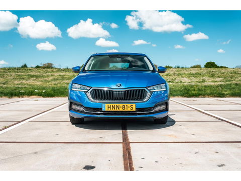 Škoda Octavia Combi 1.4 TSI iV PHEV Style | LEDER/STOF | CAMERA | ADAPTIVE CRUISE | LED