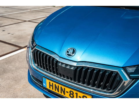 Škoda Octavia Combi 1.4 TSI iV PHEV Style | LEDER/STOF | CAMERA | ADAPTIVE CRUISE | LED