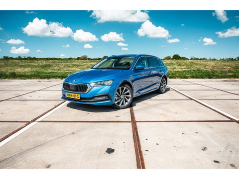 Škoda Octavia Combi 1.4 TSI iV PHEV Style | LEDER/STOF | CAMERA | ADAPTIVE CRUISE | LED