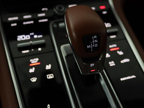 Porsche Panamera Sport Turismo 2.9 4 E-Hybrid | Panoramadak | Burmester 3D | Stoelventilatie | LED Adaptief | 360 camera | Luchtvering | Leder | Stuurverwarming | Soft-close