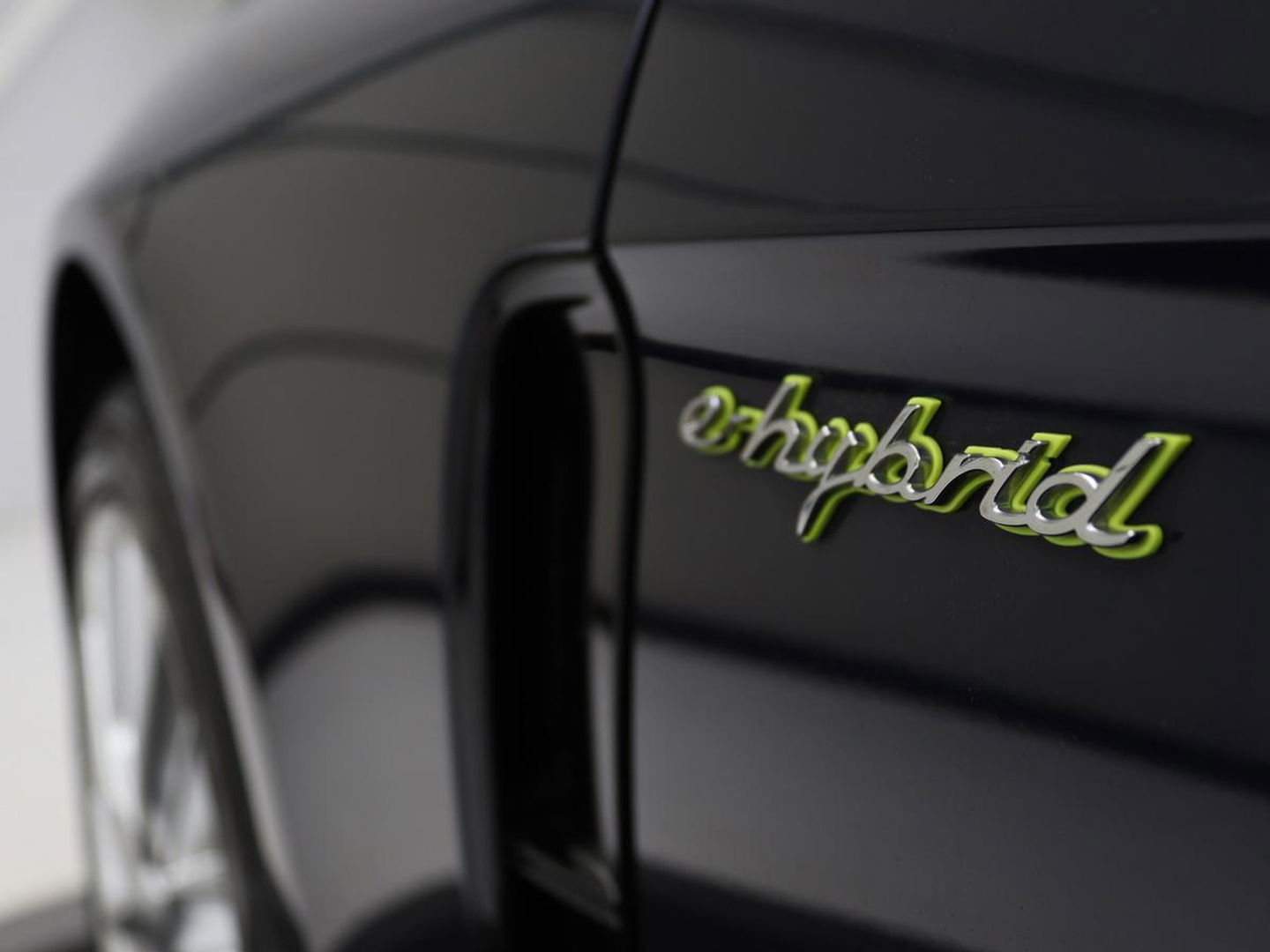 Porsche Panamera Sport Turismo 2.9 4 E-Hybrid | Panoramadak | Burmester 3D | Stoelventilatie | LED Adaptief | 360 camera | Luchtvering | Leder | Stuurverwarming | Soft-close