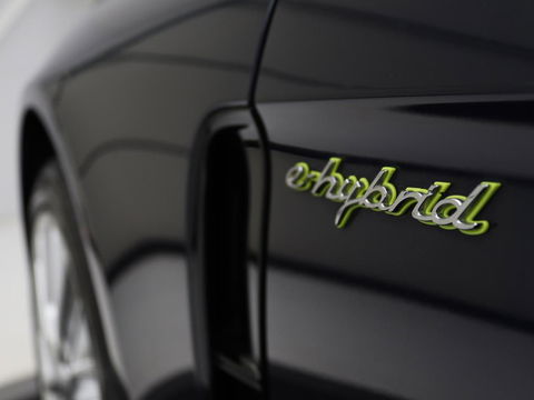 Porsche Panamera Sport Turismo 2.9 4 E-Hybrid | Panoramadak | Burmester 3D | Stoelventilatie | LED Adaptief | 360 camera | Luchtvering | Leder | Stuurverwarming | Soft-close