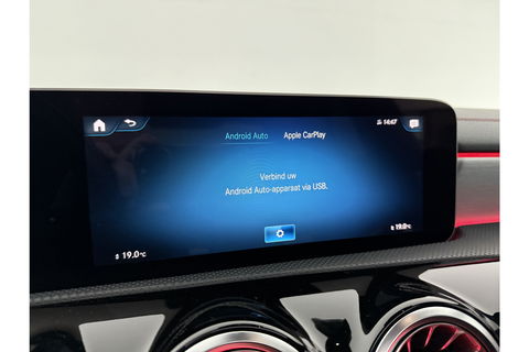 Mercedes-Benz CLA-Klasse 180 AMG Pano Sfeer Camera LED Carplay Virtual Clima Cruise Navi PDC 18''LMV
