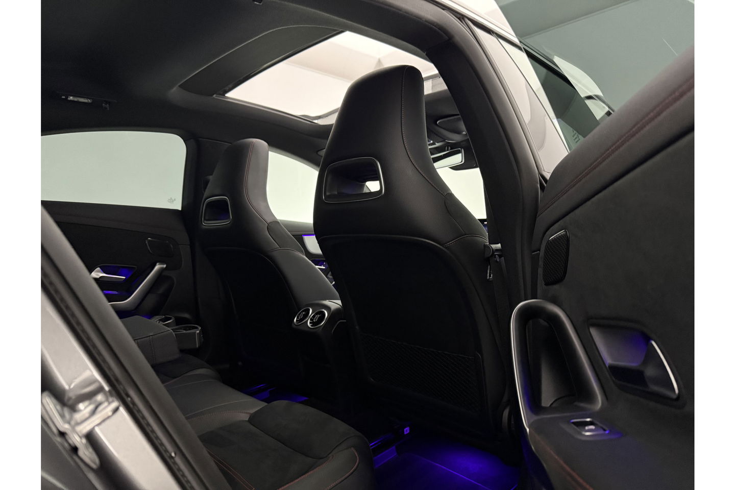 Mercedes-Benz CLA-Klasse 180 AMG Pano Sfeer Camera LED Carplay Virtual Clima Cruise Navi PDC 18''LMV