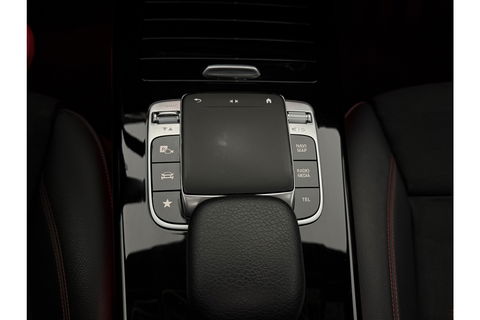 Mercedes-Benz CLA-Klasse 180 AMG Pano Sfeer Camera LED Carplay Virtual Clima Cruise Navi PDC 18''LMV