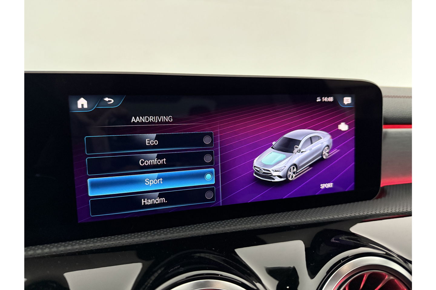 Mercedes-Benz CLA-Klasse 180 AMG Pano Sfeer Camera LED Carplay Virtual Clima Cruise Navi PDC 18''LMV