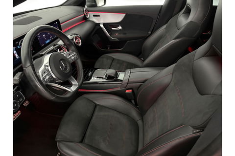 Mercedes-Benz CLA-Klasse 180 AMG Pano Sfeer Camera LED Carplay Virtual Clima Cruise Navi PDC 18''LMV