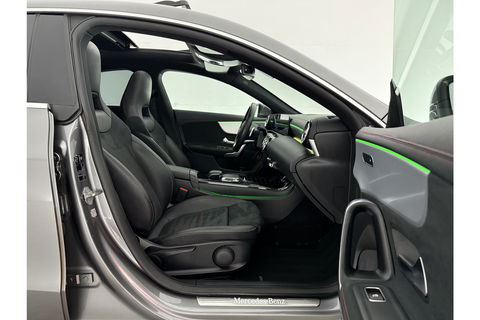 Mercedes-Benz CLA-Klasse 180 AMG Pano Sfeer Camera LED Carplay Virtual Clima Cruise Navi PDC 18''LMV