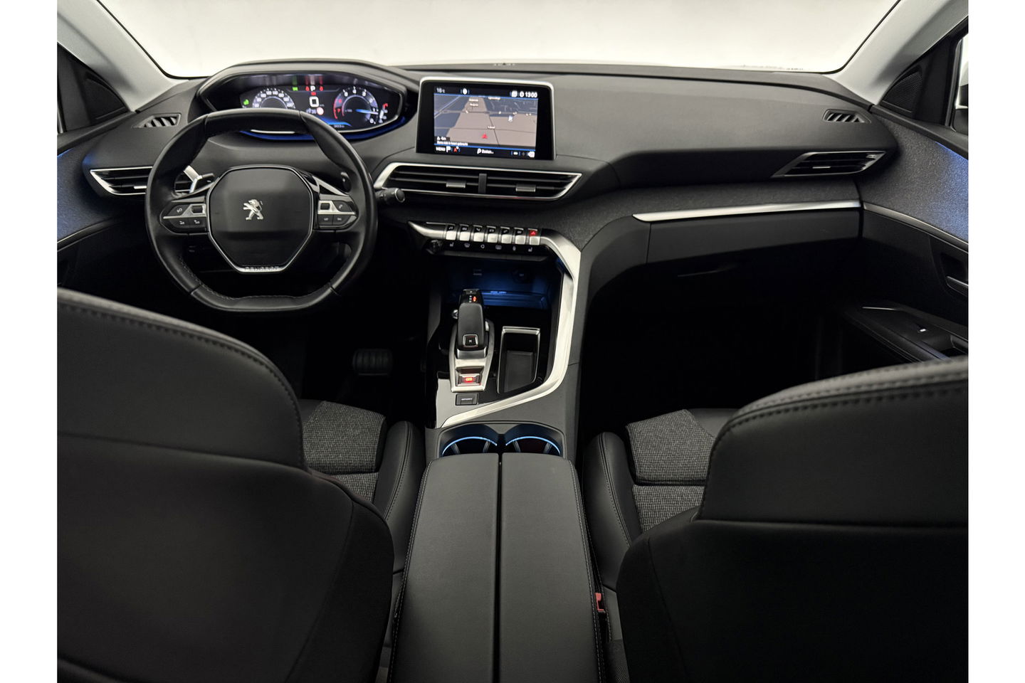 Peugeot 3008 1.2 PureTech Clima Cruise 360Camera Carplay Virtual Trekhaak 19"LMV Memory-Seats Navi LED PDC