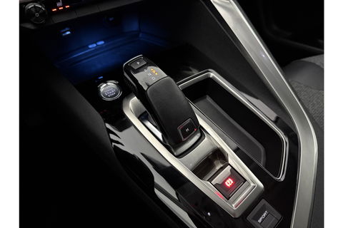 Peugeot 3008 1.2 PureTech Clima Cruise 360Camera Carplay Virtual Trekhaak 19"LMV Memory-Seats Navi LED PDC