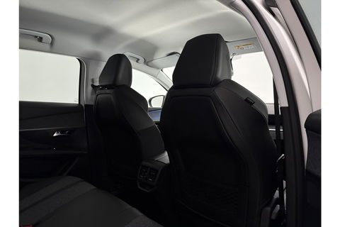 Peugeot 3008 1.2 PureTech Clima Cruise 360Camera Carplay Virtual Trekhaak 19"LMV Memory-Seats Navi LED PDC