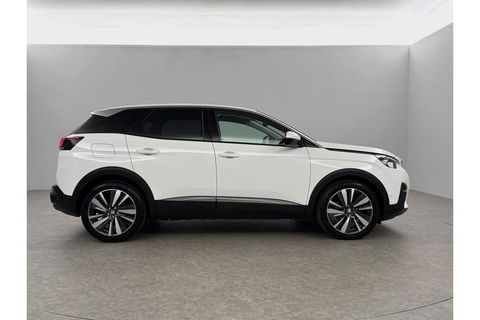 Peugeot 3008 1.2 PureTech Clima Cruise 360Camera Carplay Virtual Trekhaak 19"LMV Memory-Seats Navi LED PDC