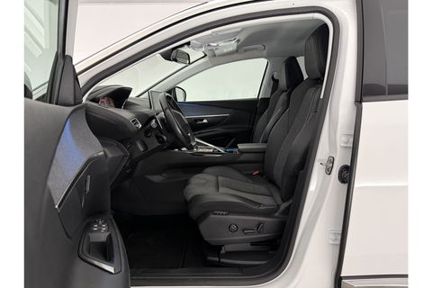 Peugeot 3008 1.2 PureTech Clima Cruise 360Camera Carplay Virtual Trekhaak 19"LMV Memory-Seats Navi LED PDC