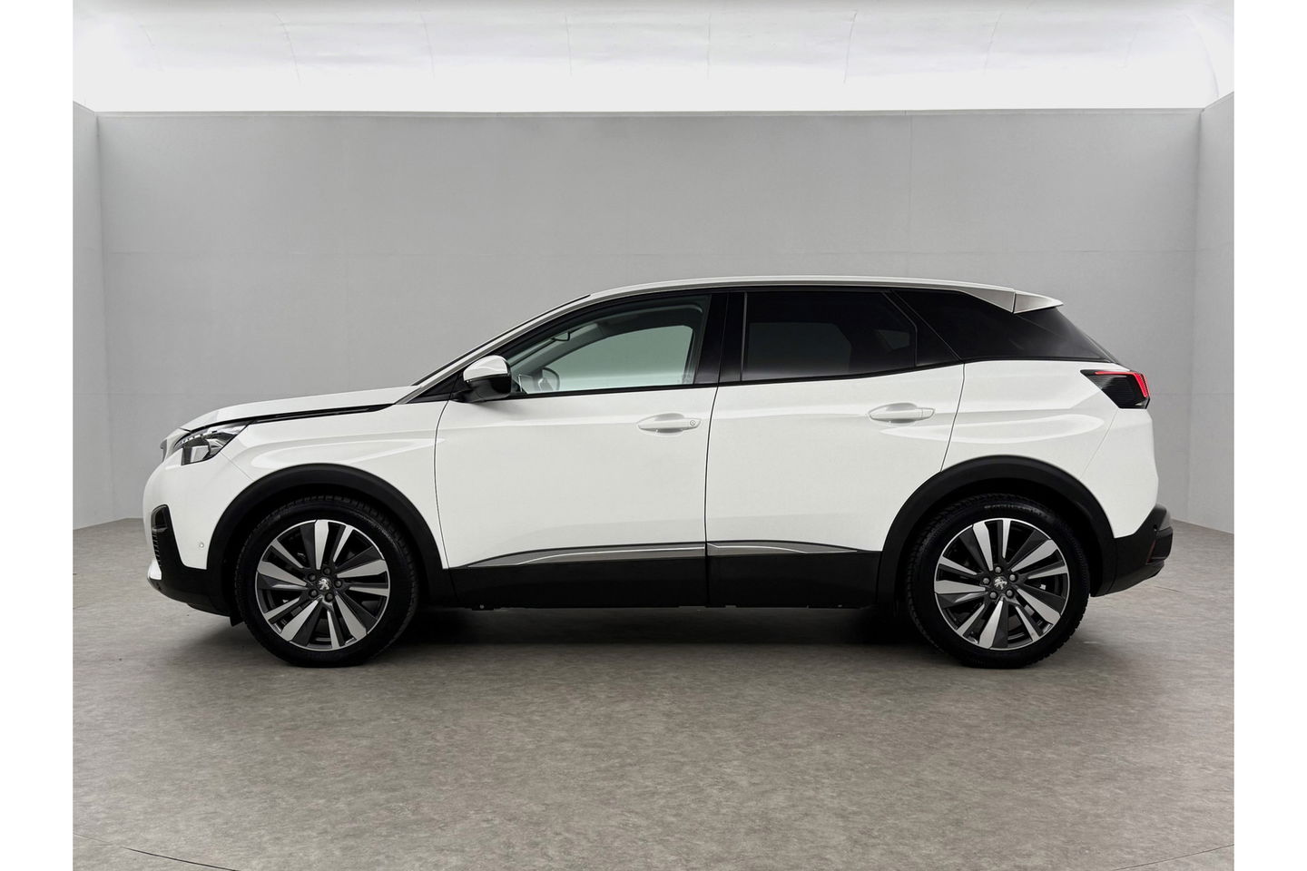 Peugeot 3008 1.2 PureTech Clima Cruise 360Camera Carplay Virtual Trekhaak 19"LMV Memory-Seats Navi LED PDC