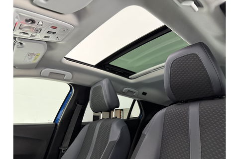 Peugeot 2008 1.2 PureTech Allure Pano 360Camera Carplay LED Virtual Clima Cruise Navi PDC 17''LMV