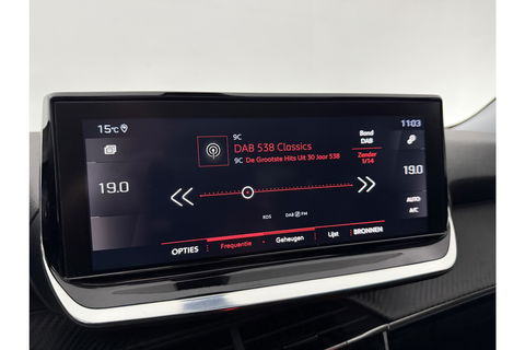 Peugeot 2008 1.2 PureTech Allure Pano 360Camera Carplay LED Virtual Clima Cruise Navi PDC 17''LMV