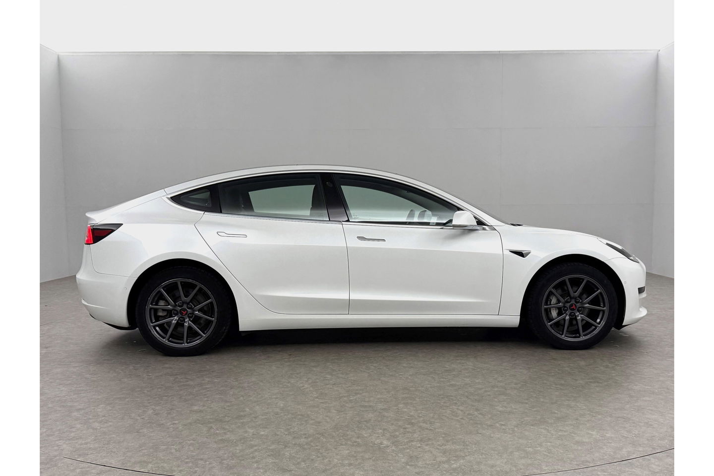 Tesla Model 3 Standard RWD Plus 60 kWh 238PK Autopilot Camera LED Panoview Clima Cruise Navi PDC Memory-seat 18''LMV