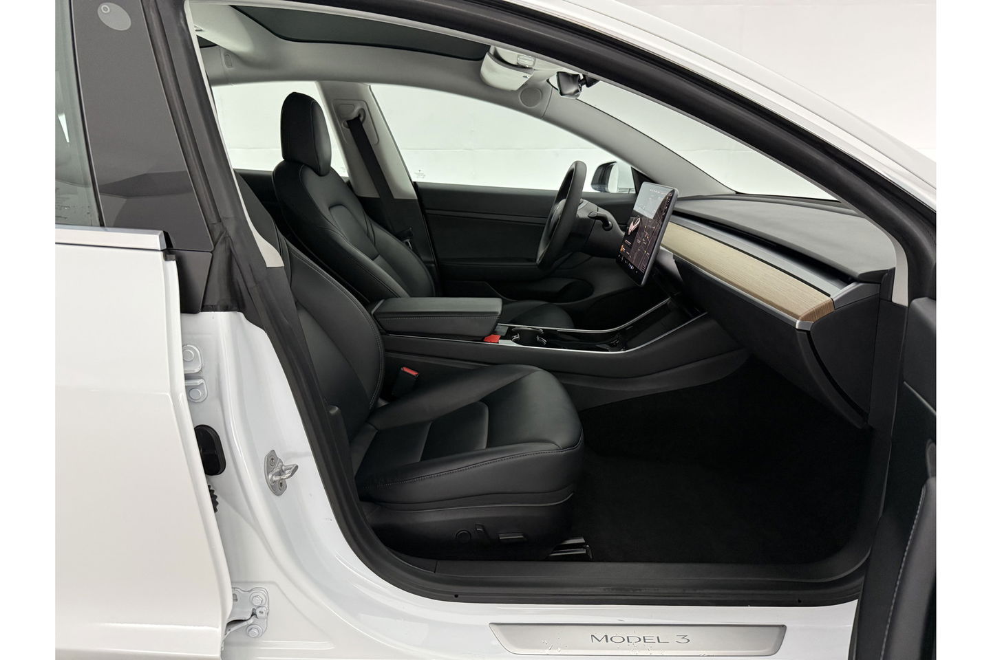 Tesla Model 3 Standard RWD Plus 60 kWh 238PK Autopilot Camera LED Panoview Clima Cruise Navi PDC Memory-seat 18''LMV