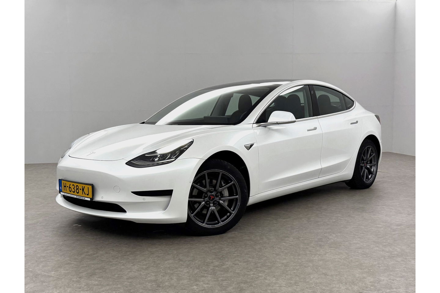 Tesla Model 3 Standard RWD Plus 60 kWh 238PK Autopilot Camera LED Panoview Clima Cruise Navi PDC Memory-seat 18''LMV