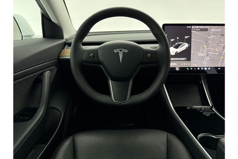Tesla Model 3 Standard RWD Plus 60 kWh 238PK Autopilot Camera LED Panoview Clima Cruise Navi PDC Memory-seat 18''LMV