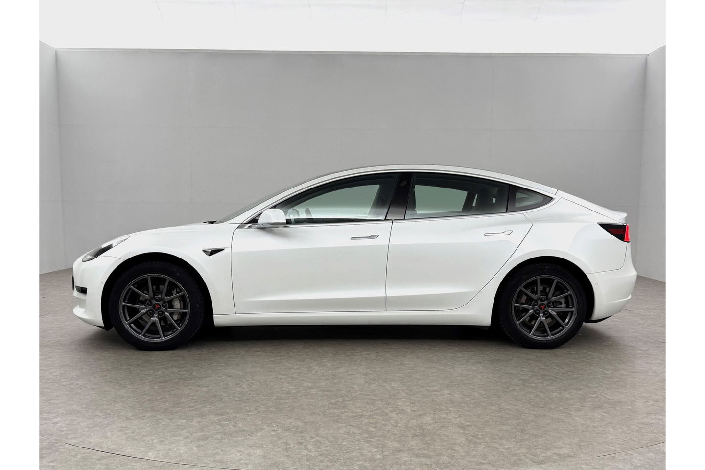Tesla Model 3 Standard RWD Plus 60 kWh 238PK Autopilot Camera LED Panoview Clima Cruise Navi PDC Memory-seat 18''LMV