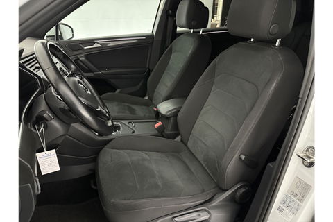 Volkswagen Tiguan 1.5 TSI Highline R-Line 150PK DSG Virtual LED Camera Carplay Clima Cruise Navi PDC 20''LMV